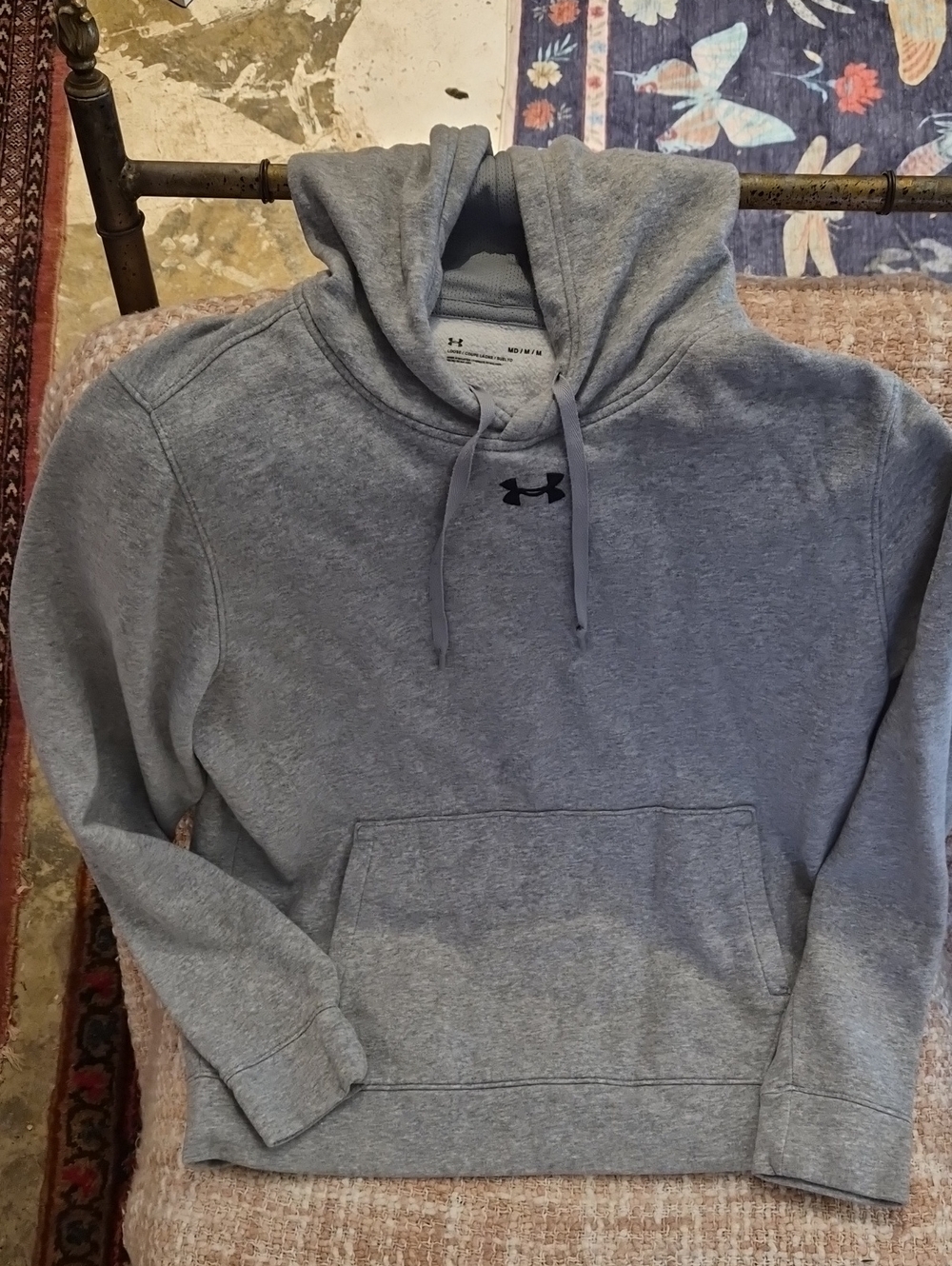 Under Armour Heather Gray Pullover Hoodie with Black Logo, Size M, Front Pocket